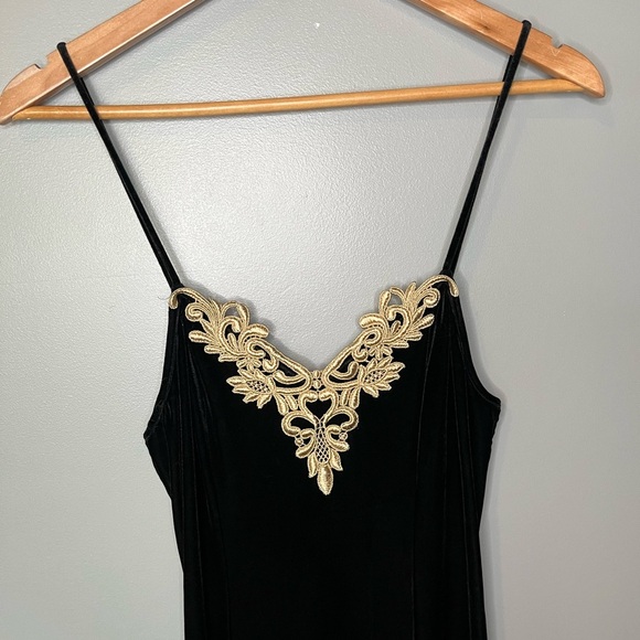 Sophia by Delicates x Vintage Elegant Velvet Gold Trimmed Slip Dress - Picture 4 of 9